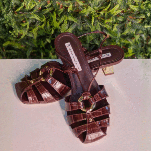 Sapatilha Feminina Em Couro Com Bico Fino Preto Market 33